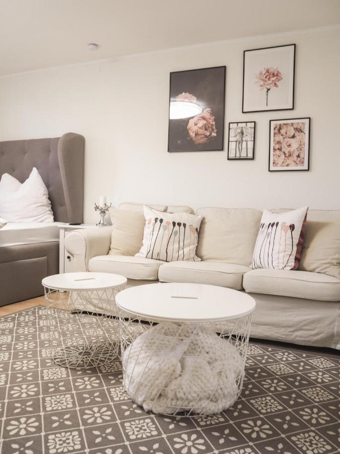 Stylische Wohnung In Ruhiger Lage, Sehr Messenah Laatzen Esterno foto