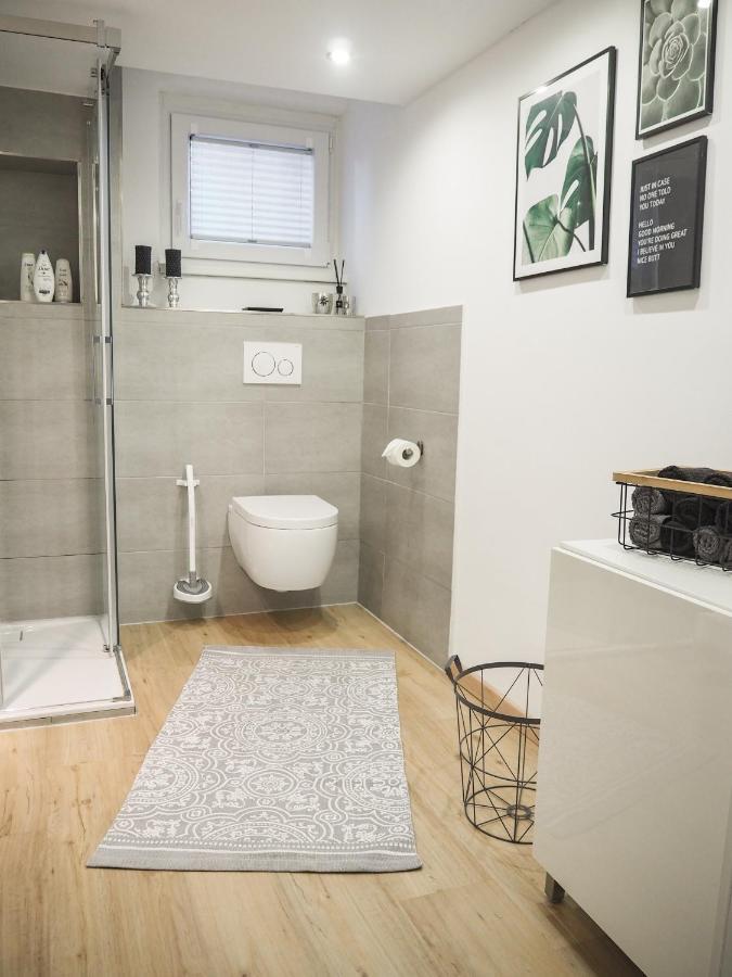 Stylische Wohnung In Ruhiger Lage, Sehr Messenah Laatzen Esterno foto