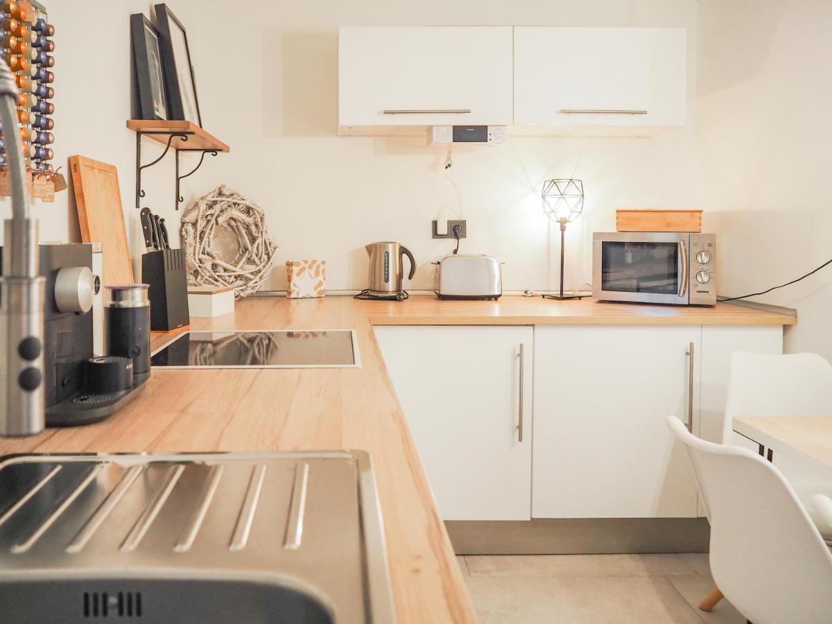 Stylische Wohnung In Ruhiger Lage, Sehr Messenah Laatzen Esterno foto